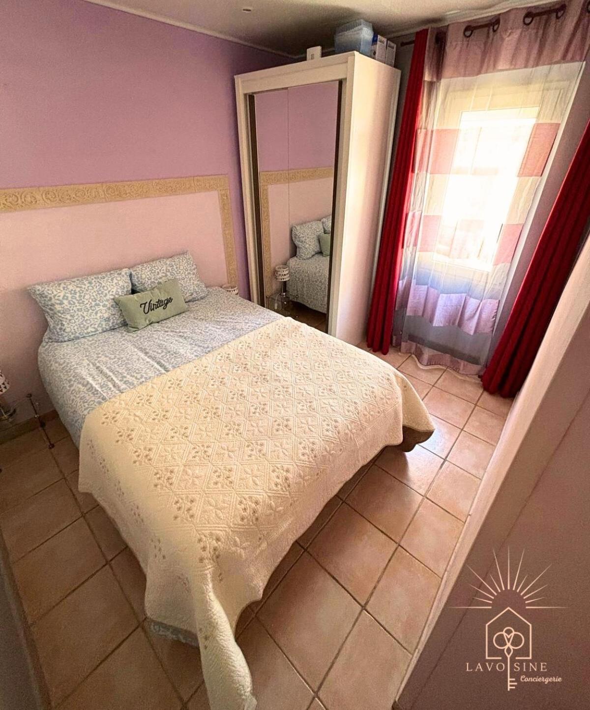 Les Pieds Dans L'Eau Apartment Saint-Cyr-sur-Mer Exterior photo